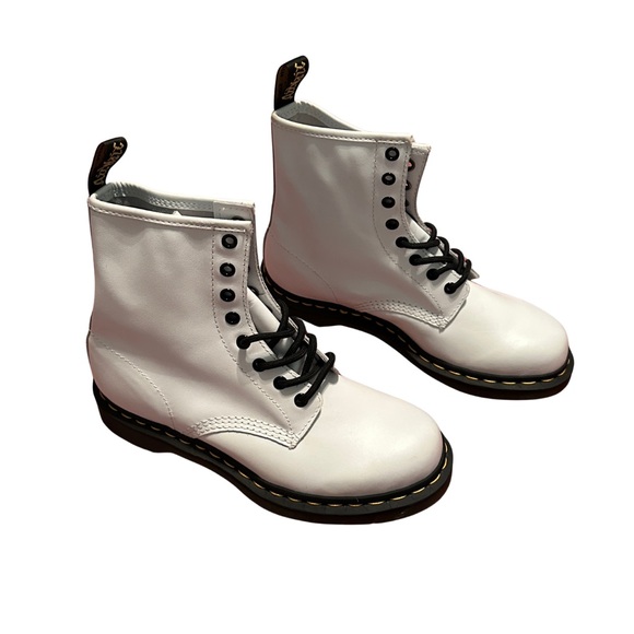 NEW IN BOX White Dr. Martens 1460 Women’s Smooth Leather Lace Up Boots - Picture 5 of 5